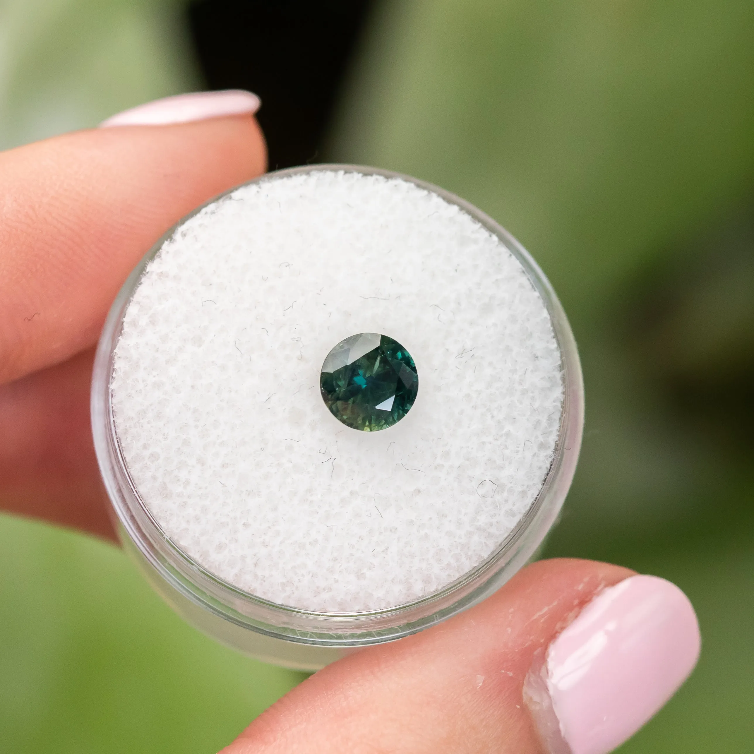 1.00CT ROUND BRILLIANT NIGERIAN SAPPHIRE, DEEP TEAL GREEN, 5.99X3.73MM, UNHEATED