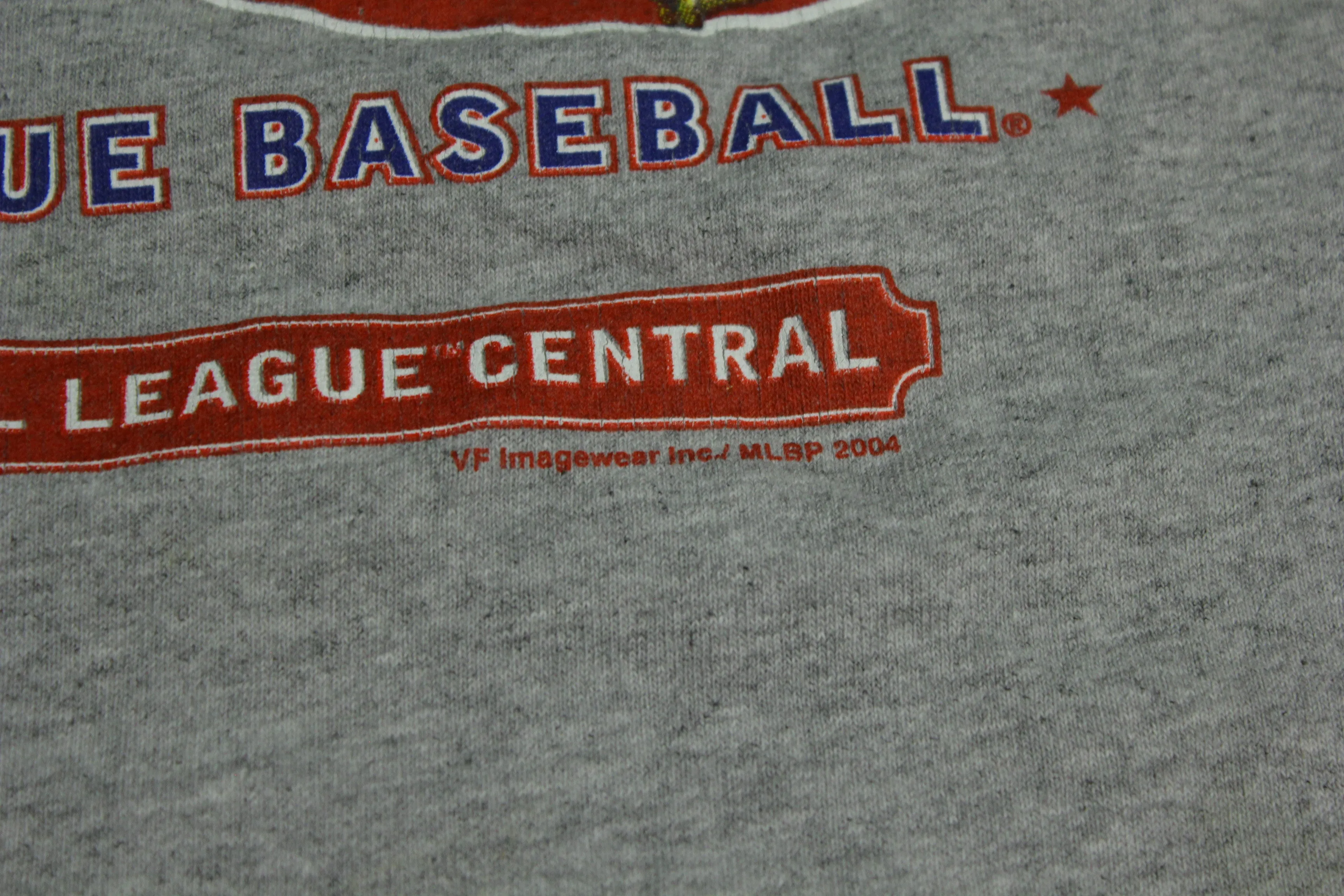 Chicago Cubs Major League Baseball National League Central 2004 T-Shirt