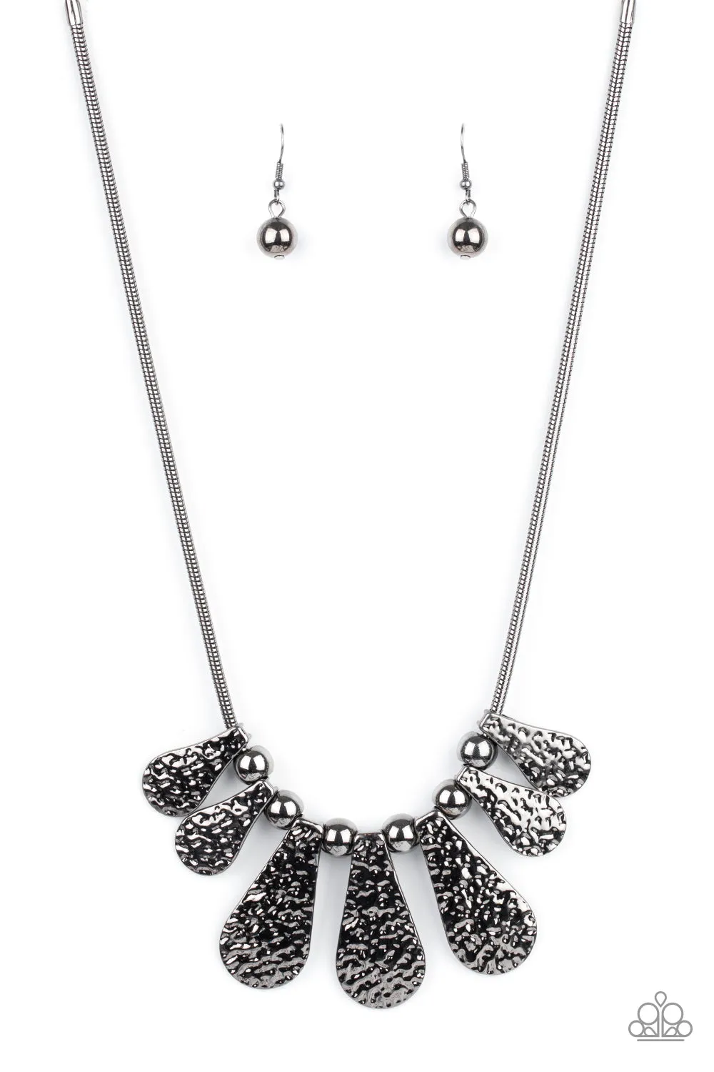 Paparazzi Necklace ~ Gallery Goddess - Black